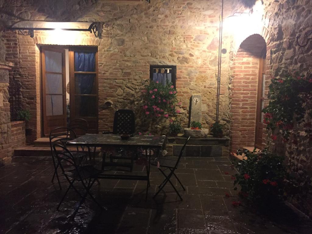 Casa Vacanza Vicolo Degli Orti Apartment Monticiano Bagian luar foto